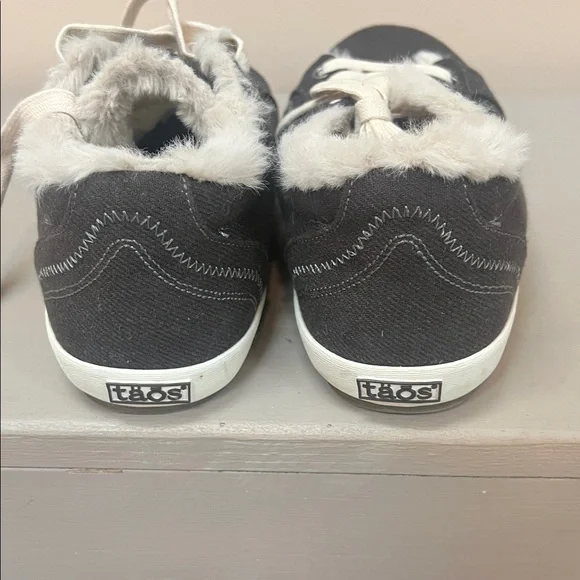 Taos Footwear Black and White Fur-Trimmed Sneakers - Picture 4 of 4